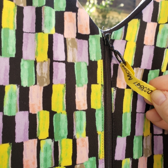 Calvin Klein size 4 dress with belt SHIPS SAME DAY - Picture 5 of 9